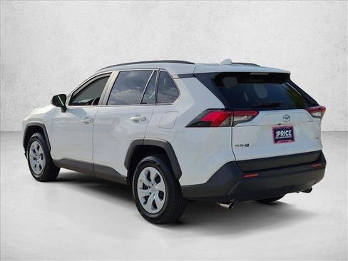 Used 2020 Toyota RAV4 LE FWD image 7