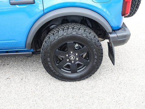 Used 2024 Ford Bronco Black Diamond AWD/4WD image 3