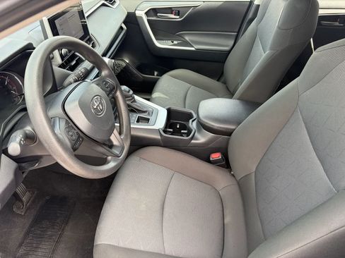 Used 2025 Toyota RAV4 XLE AWD/4WD image 13