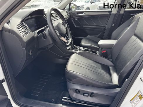 Used 2022 Volkswagen Tiguan SE image 10