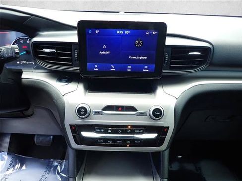 Used 2023 Ford Explorer XLT RWD image 17