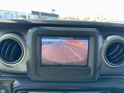 Used 2023 Jeep Wrangler Sport S image 18