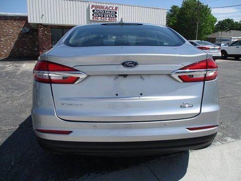 Used 2020 Ford Fusion SE FWD image 6
