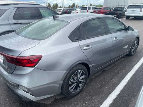 Used 2024 Kia Forte LXS w/ LXS Technology Package FWD image 3