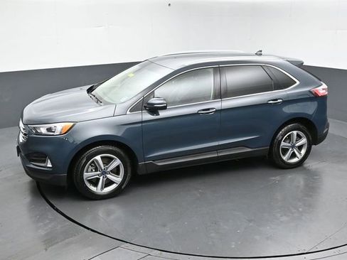 Certified 2019 Ford Edge Titanium w/ Cold Weather Package AWD/4WD image 44