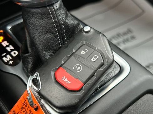 Used 2025 Jeep Wrangler Unlimited Sahara w/ Safety Group AWD/4WD image 44
