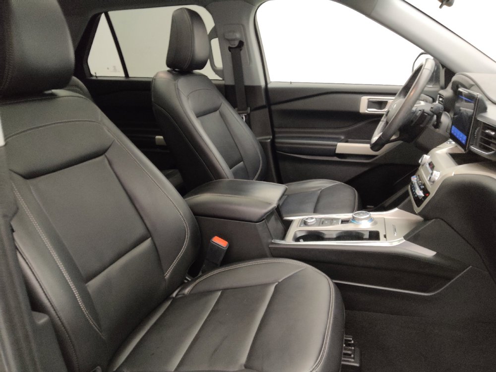 Used 2021 Ford Explorer XLT w/ Equipment Group 202A AWD/4WD image 21