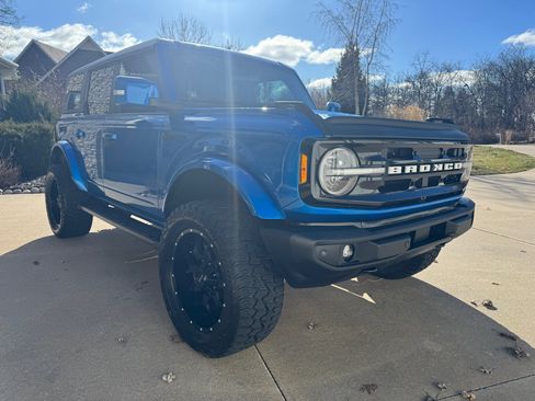 Used 2023 Ford Bronco Outer Banks image 9