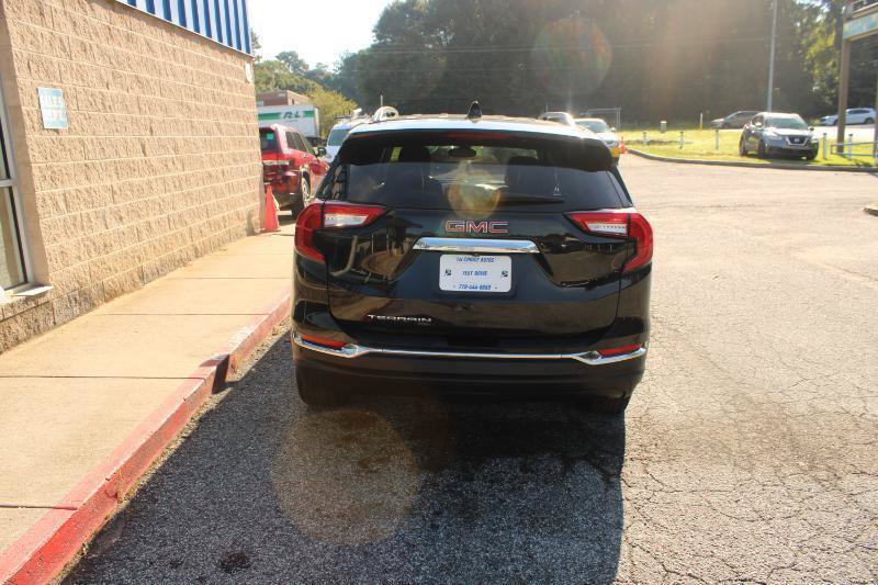 Used 2022 GMC Terrain SLT w/ LPO, Floor Liner Package FWD image 5