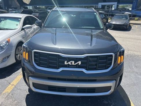 Used 2024 Kia Telluride S w/ S Sunroof Package image 2