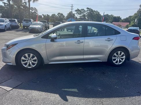 Used 2025 Toyota Corolla LE FWD image 3