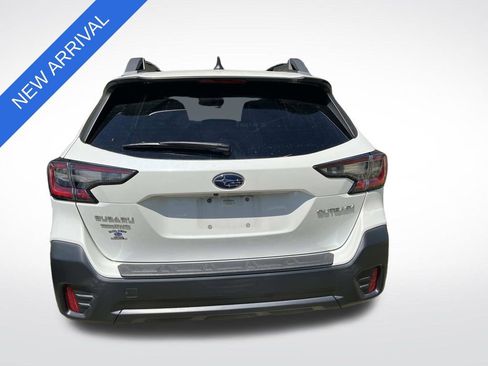 Used 2021 Subaru Outback Premium image 3
