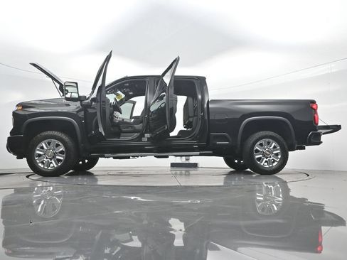 Used 2024 Chevrolet Silverado 3500 High Country w/ High Country Premium Package AWD/4WD image 46