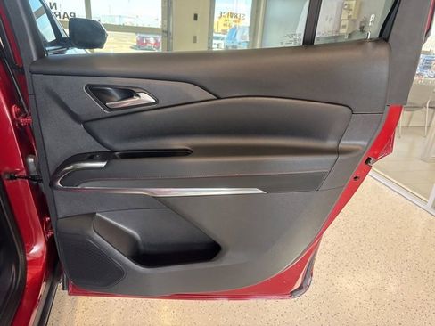 Used 2024 Chevrolet Traverse Z71 image 40