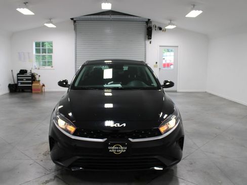 Used 2024 Kia Forte LXS FWD image 3