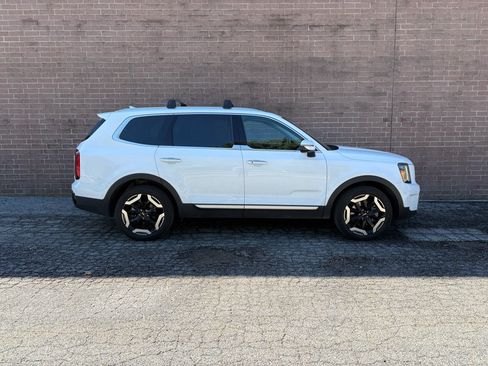 Used 2025 Kia Telluride S AWD/4WD image 6