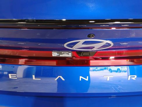 Used 2025 Hyundai Elantra Sport image 25