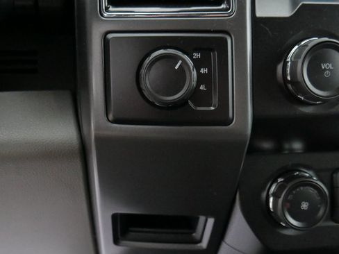 Used 2019 Ford F150 XLT image 52