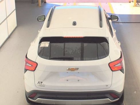 Used 2024 Chevrolet Trax LT w/ Driver Confidence Package FWD image 6