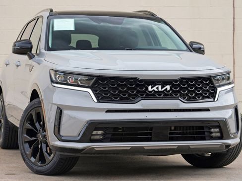 Used 2022 Kia Sorento SX FWD image 2