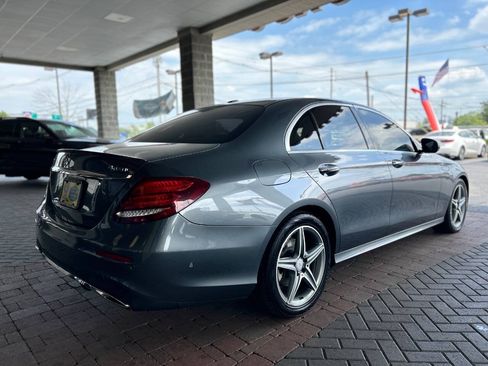 Used 2017 Mercedes-Benz E 300 4MATIC image 11