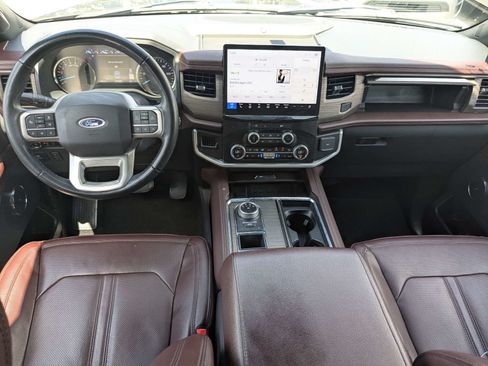 Used 2024 Ford Expedition Limited RWD image 16