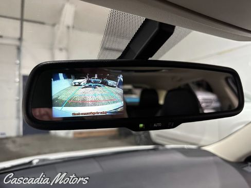 Used 2015 Lexus CT 200h w/ Seat Comfort Package FWD image 16