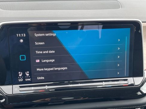 Used 2025 Volkswagen Atlas SE image 17