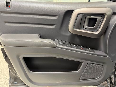Used 2014 Honda Ridgeline SE image 12
