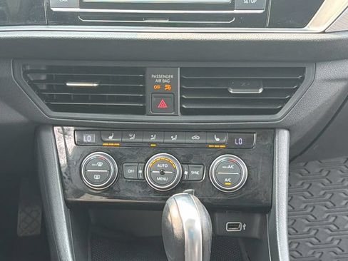 Used 2019 Volkswagen Jetta SE FWD image 14