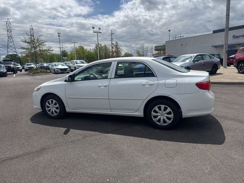 Used 2010 Toyota Corolla LE FWD image 9