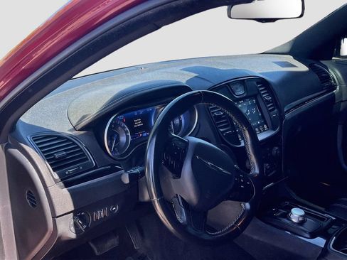 Used 2021 Chrysler 300 S RWD image 9