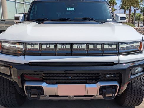 Used 2025 GMC Hummer EV 2X w/ LPO, Cargo Utility Package AWD/4WD image 9