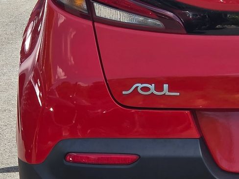 Used 2022 Kia Soul LX FWD image 31
