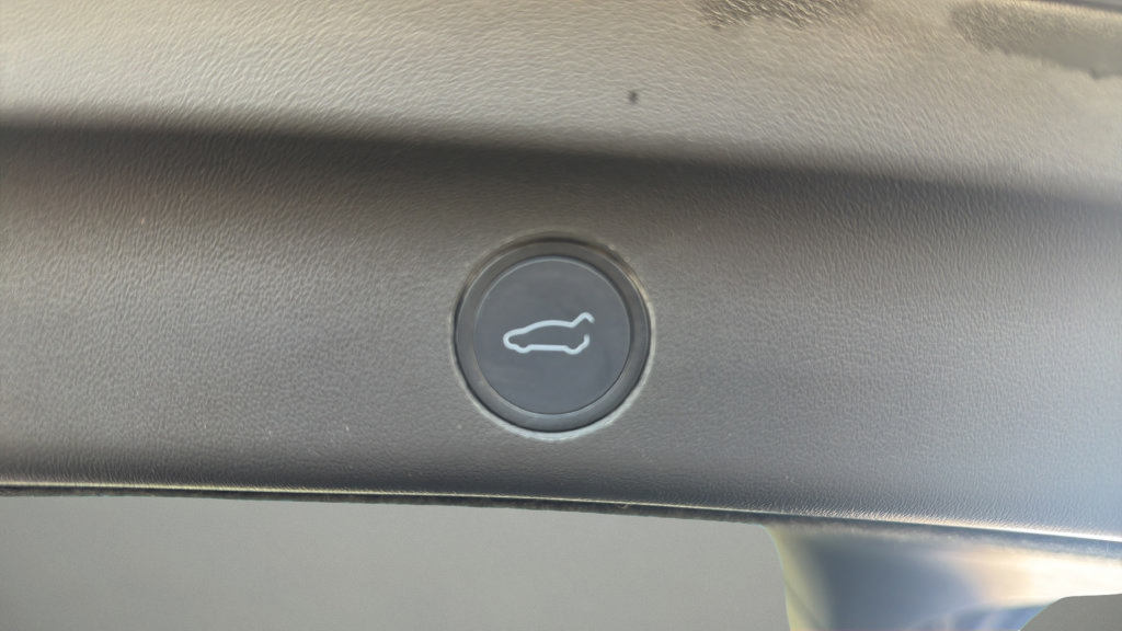 Used 2021 Tesla Model Y Long Range AWD/4WD image 8