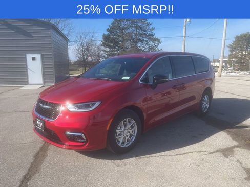 New 2026 Chrysler Pacifica Select image 6