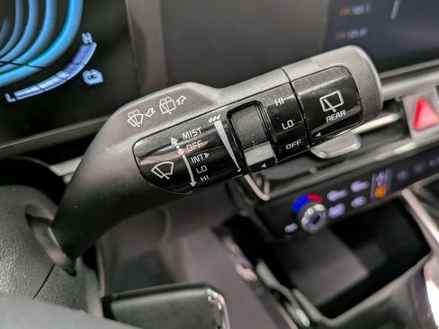 Certified 2024 Kia Niro LX image 20