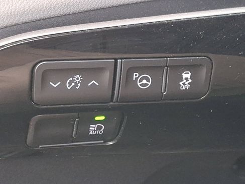 Used 2019 Toyota Prius LE image 24