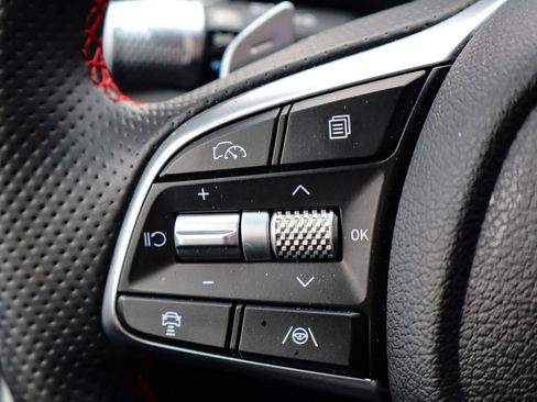 Used 2025 Genesis G70 2.5T w/ Sport Prestige Package image 26