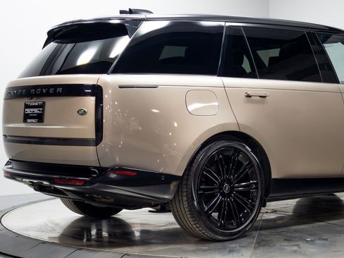 Used 2023 Land Rover Range Rover Long Wheelbase Autobiography AWD/4WD image 17