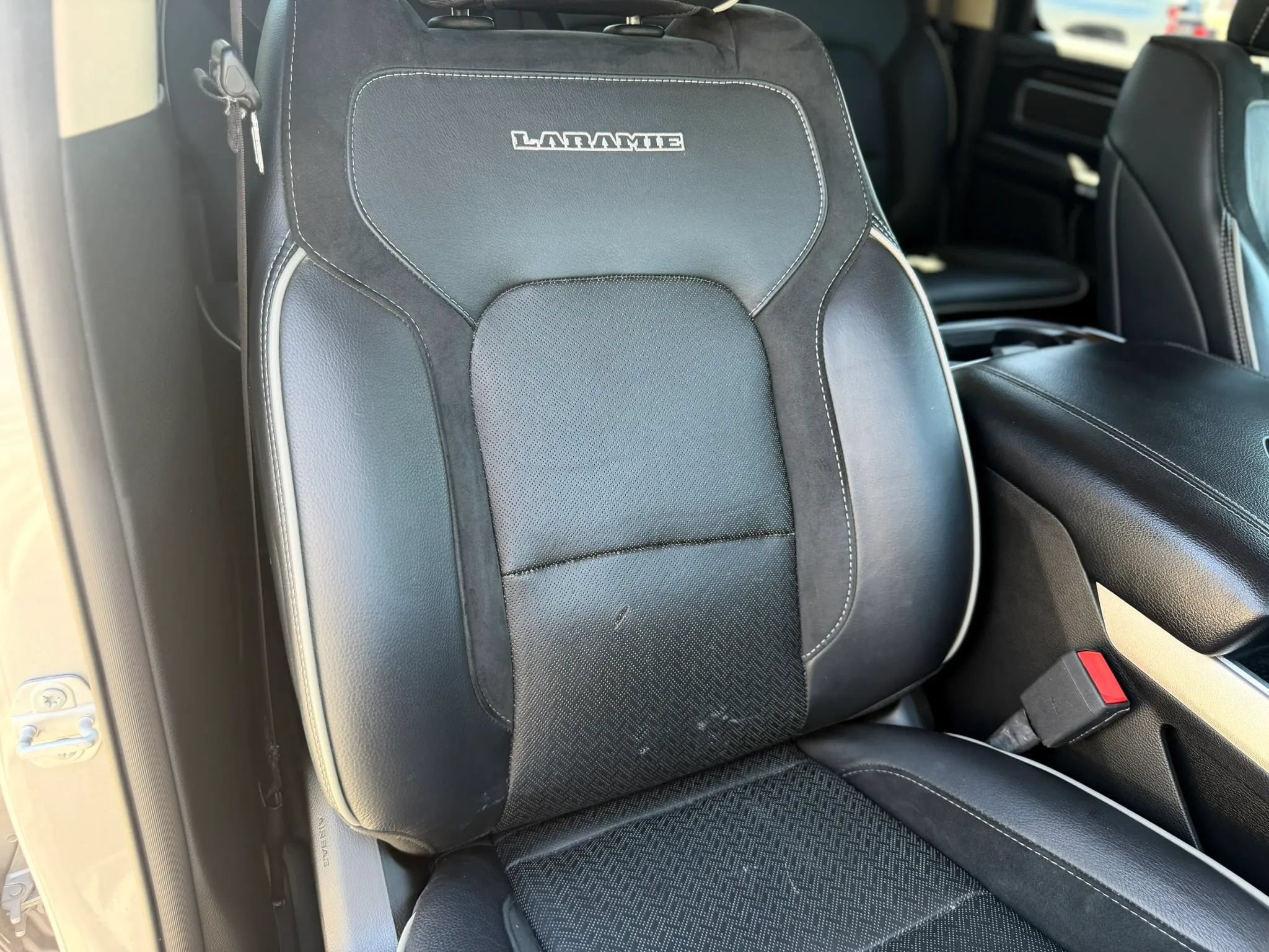 Used 2021 RAM 1500 Laramie AWD/4WD image 7