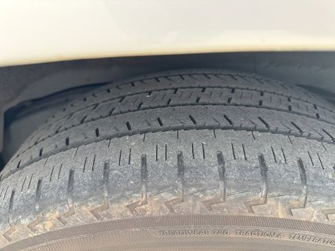 Used 2020 Lexus LX 570 4WD w/ Luxury Package image 12