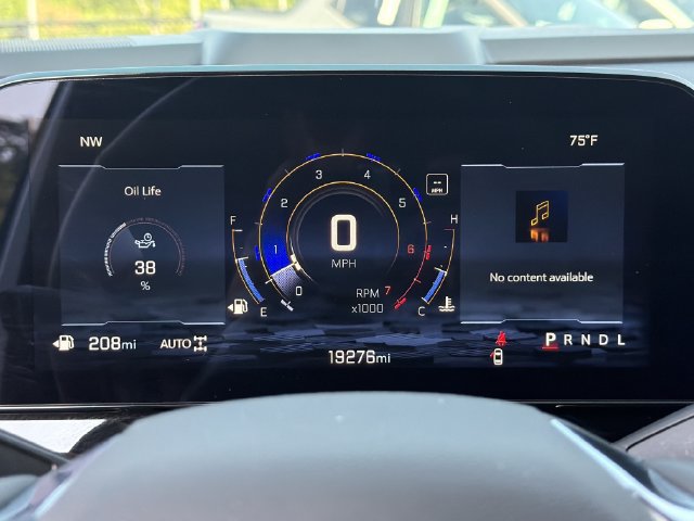 Used 2025 Chevrolet Suburban Premier AWD/4WD image 29
