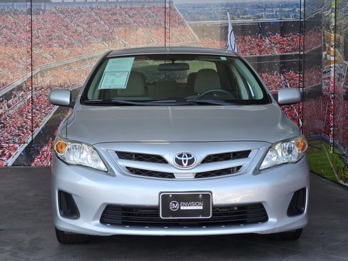 Used 2012 Toyota Corolla LE FWD image 3