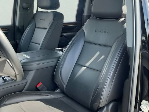 Used 2024 GMC Sierra 2500 Denali w/ Denali Reserve Package AWD/4WD image 24