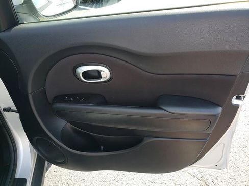 Used 2016 Kia Soul FWD image 18