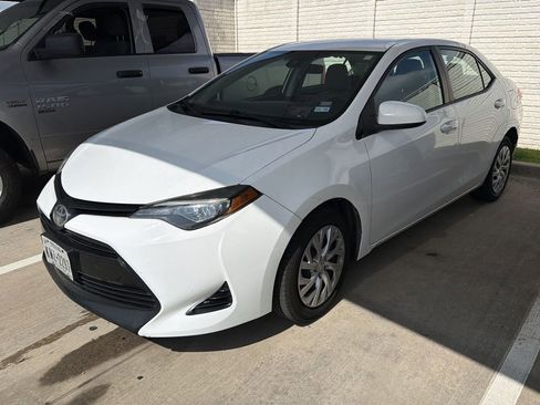 Used 2018 Toyota Corolla LE w/ Carpet Mat Package (TMS) FWD image 1