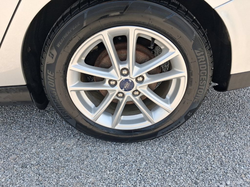Used 2016 Ford Focus SE FWD image 27