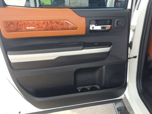 Used 2019 Toyota Tundra Platinum AWD/4WD image 16