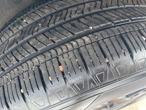 Used 2025 Honda Pilot EX-L image 8